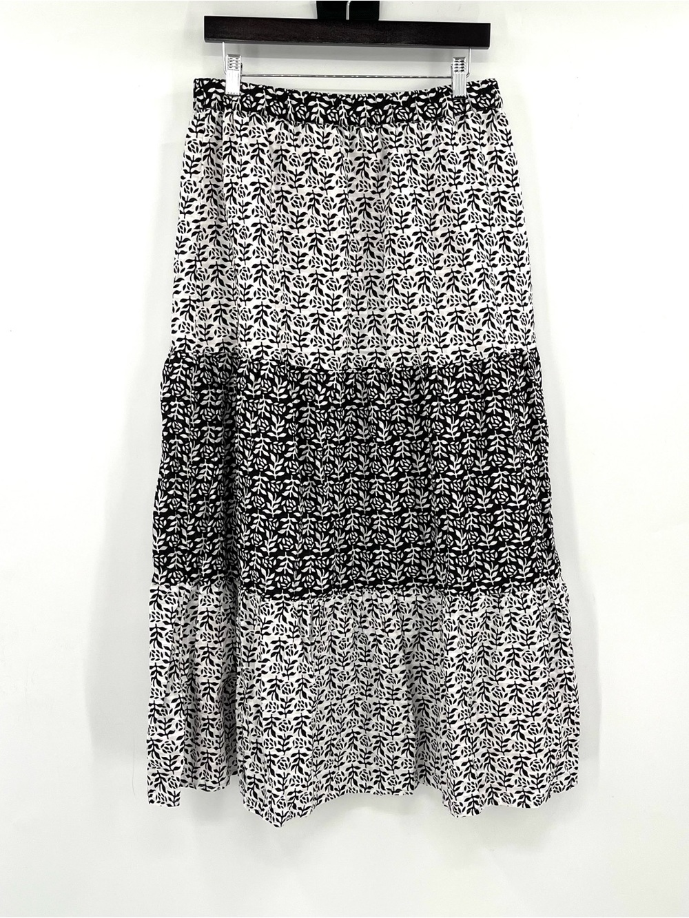 LOFT Tiered Black White Maxi Skirt M 100% Cotton Flowy Pull On Summer Leaf Print